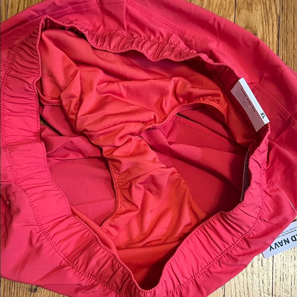 Old Navy Active Mid-Rise StretchTech Run Shorts 3-inch inseam Red, NWT - Picture 8 of 8